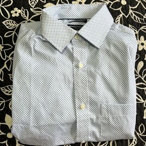 (324)NWOT Mens long sleeve dress shirt by Jos A Bank. Size 15 1/2-35. Blue/white